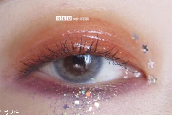 美瞳主要材质,美瞳是什么材质