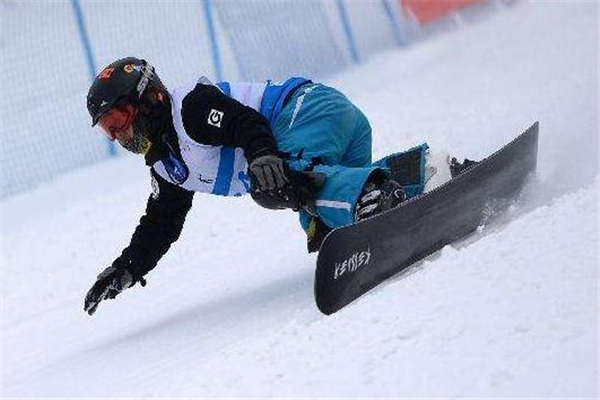 滑雪需要穿自己的鞋子吗,滑雪鞋有必要买吗