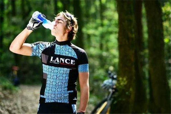 摩托车骑行服品牌排行榜,骑行服品牌排行榜