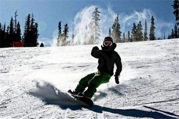 滑雪服适合平时穿吗,滑雪服日常穿怎么样?