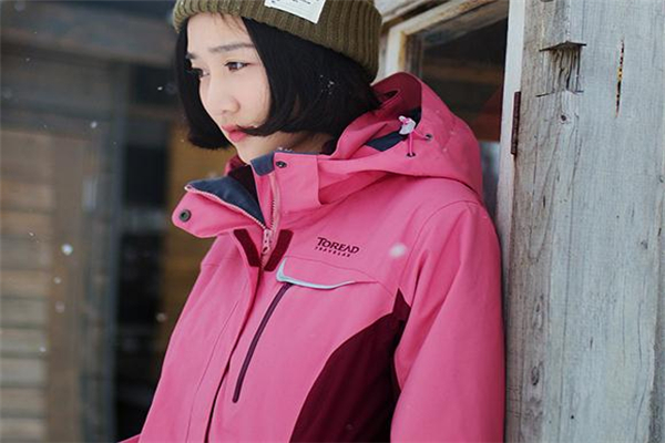 防寒服和羽绒服的区别,防寒服和羽绒服的区别 塞尔达