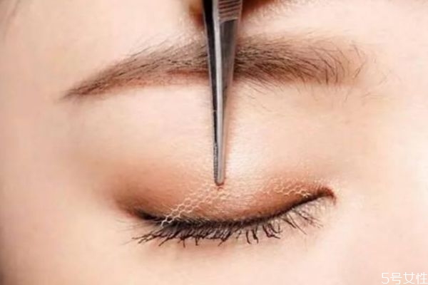 单眼皮如何贴双眼皮贴,单眼皮贴双眼皮贴的正确贴法图 单眼皮如何贴双眼皮贴,单眼皮贴双眼皮贴的正确贴法图
