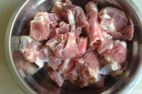 猪骨怎么做好吃呢(猪骨怎么做好吃又简单)