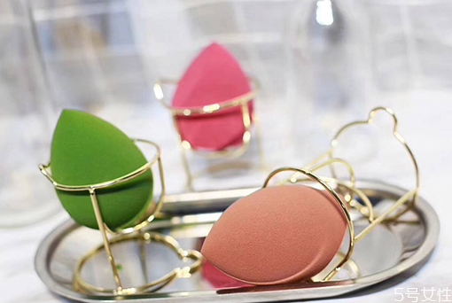 美妆蛋气孔大是不是就吃粉,美妆蛋吃粉吗