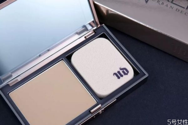 油皮适合什么粉饼定妆,适合混油皮的定妆粉饼