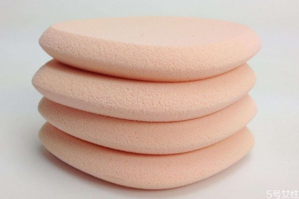 美妆蛋吃粉是什么意思,美妆蛋吃粉是什么样子