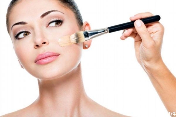 粉底液闷痘怎么办,粉底闷痘怎么处理