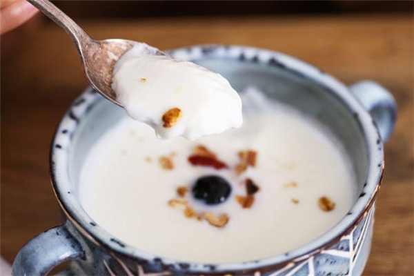 双皮奶怎么吃(双皮奶怎么吃才正确)