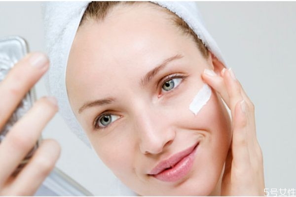 油性皮肤化妆的正确步骤,油性皮肤化妆的正确步骤图片 油性皮肤化妆的正确步骤,油性皮肤化妆的正确步骤图片