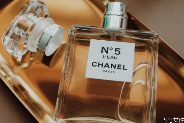 女人必买的经典香水dior,女人必买的经典香水 女人必买的经典香水dior,女人必买的经典香水