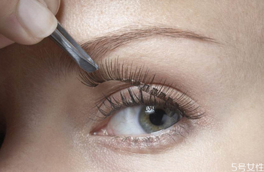快速卸掉嫁接的假睫毛,怎样卸除嫁接假睫毛