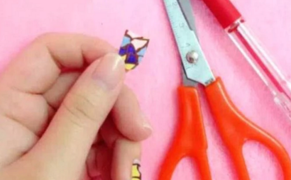 贴甲片如何卸除,贴甲片怎么卸掉 贴甲片如何卸除,贴甲片怎么卸掉