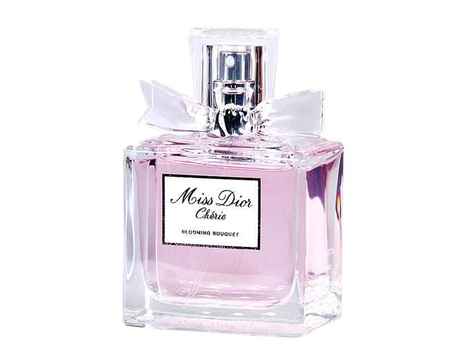 喷了过期的香水会怎样,香水过期了再用有什么后果 喷了过期的香水会怎样,香水过期了再用有什么后果