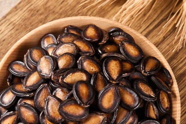 吃西瓜子的技巧,西瓜子的正确吃法