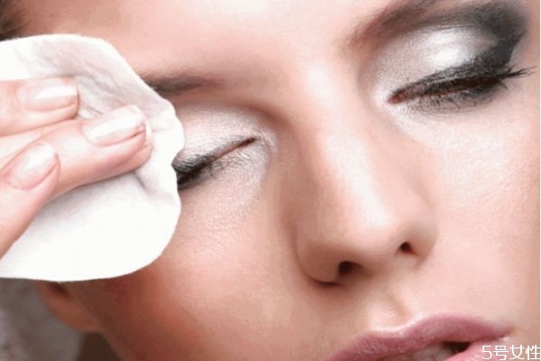 钙片应该在什么时候吃(什么时间吃钙片好)