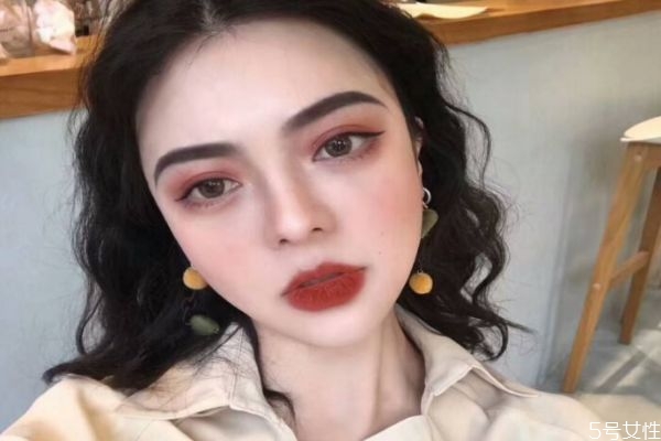 怎样化淡妆好看又简单视频,最简单的淡妆怎么化