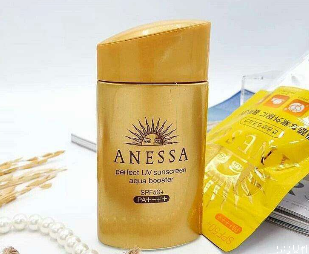 安耐晒白瓶和金瓶的区别,安耐晒粉瓶和金瓶的区别