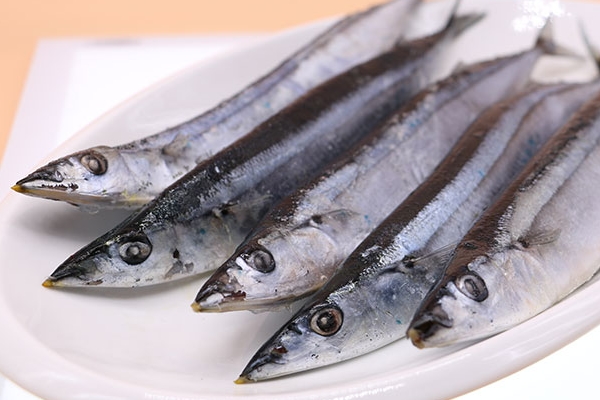 如何选秋刀鱼,怎么买秋刀鱼