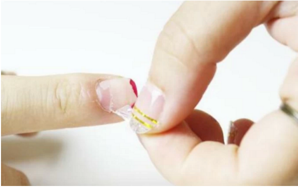 烈焰红唇大牌色(烈焰红唇色号)