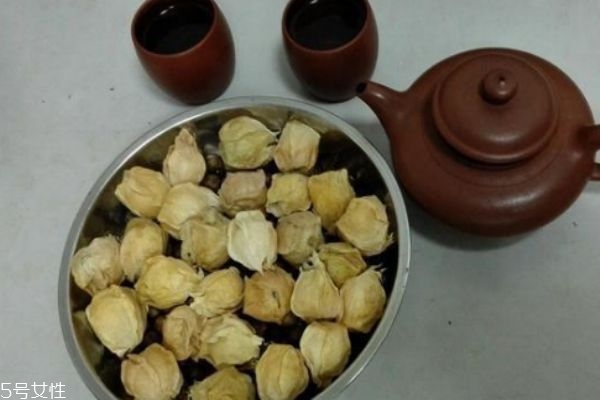 姑娘果皮泡水喝的功效,姑娘果皮泡水的功效 姑娘果皮泡水喝的功效,姑娘果皮泡水的功效