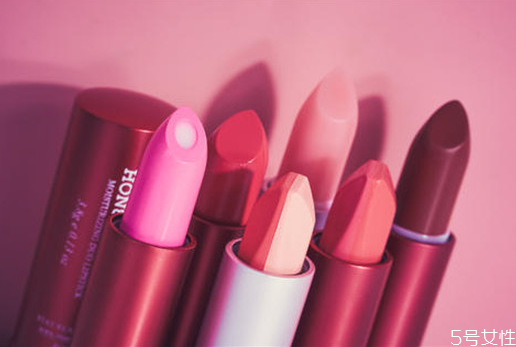 过期的口红可以当腮红吗,过期的口红能当腮红用吗