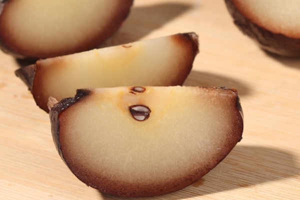 冻梨的功效和作用,冻梨的功效和作用及食用方法 冻梨的功效和作用,冻梨的功效和作用及食用方法