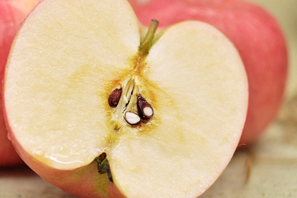 蒸苹果的功效和作用蒸几分钟,蒸苹果的功效和作用能减肥吗