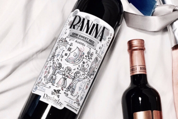 红酒的成分有哪些,红酒的成分是葡萄汁和二氧化硫