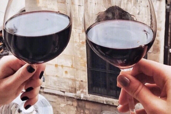 红酒什么时候喝最好呢,红酒什么时候喝最好?喝多少为宜?