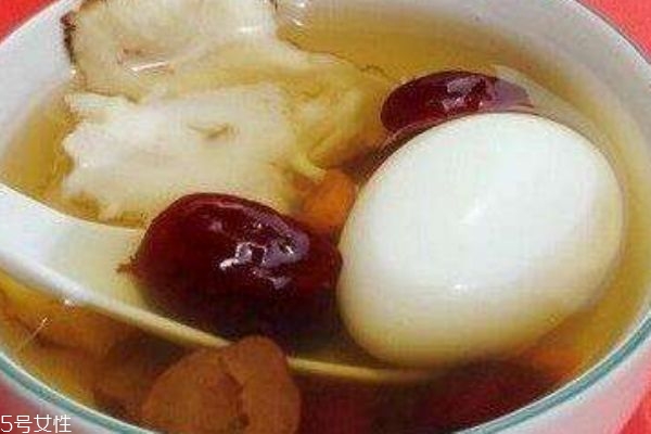 米酒桂圆鸡蛋汤的功效,桂圆鸡蛋汤的功效男生可以吃吗