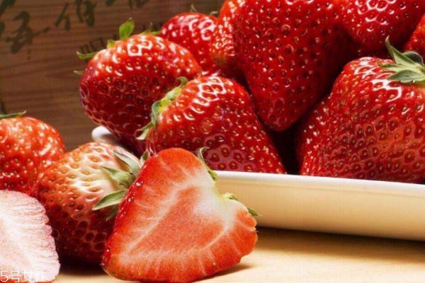 什么是奶油草莓,奶油草莓为什么叫奶油草莓 什么是奶油草莓,奶油草莓为什么叫奶油草莓