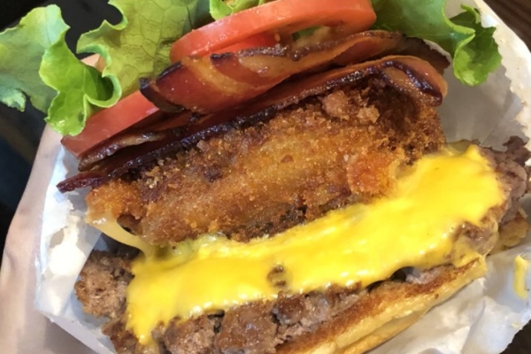 汉堡多少热量和脂肪,一个汉堡的热量