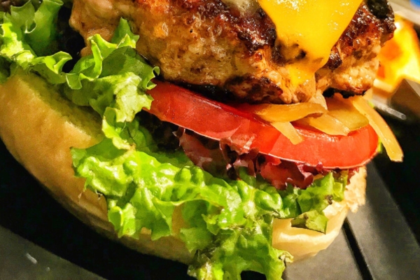 汉堡小知识,汉堡的正确吃法