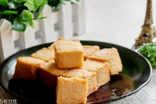 吃鱼豆腐有什么好处,吃鱼豆腐的好处和坏处