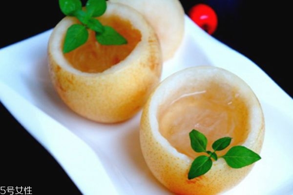 冰糖雪梨要去皮吗?怎么做治咳嗽,冰糖雪梨要去皮吗?