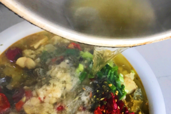 酸菜鱼的烹饪技巧视频,酸菜鱼的烹饪方法