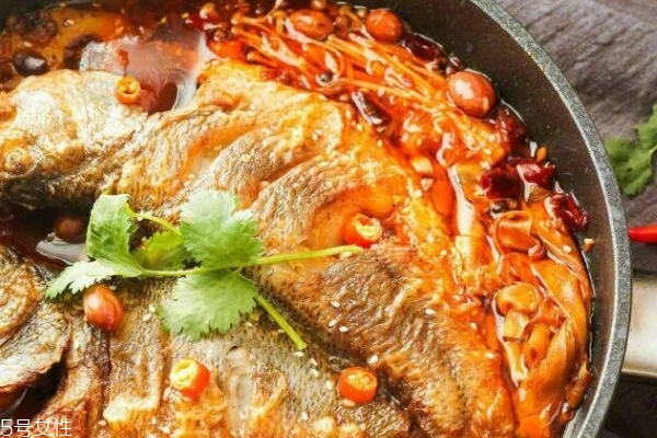 烤鱼怎么做好吃,鲈鱼烤鱼怎么做 烤鱼怎么做好吃,鲈鱼烤鱼怎么做