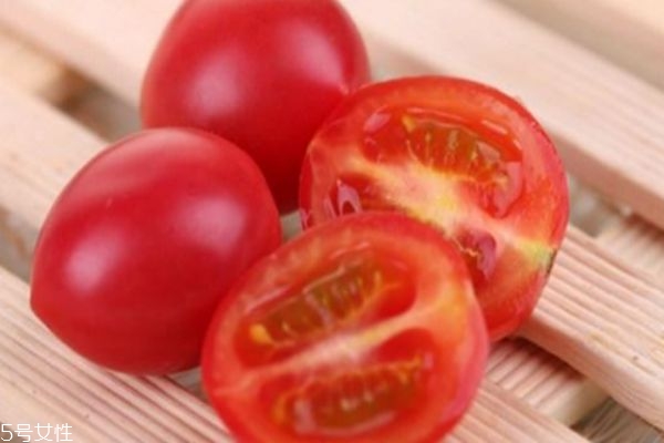 圣女果和番茄有什么区别,番茄和圣女果一样吗 圣女果和番茄有什么区别,番茄和圣女果一样吗