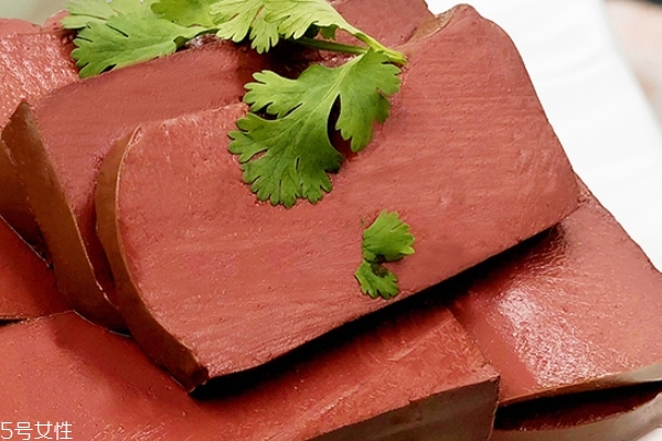 鸭血的热量高吗减肥时可以吃吗,鸭血的热量高吗