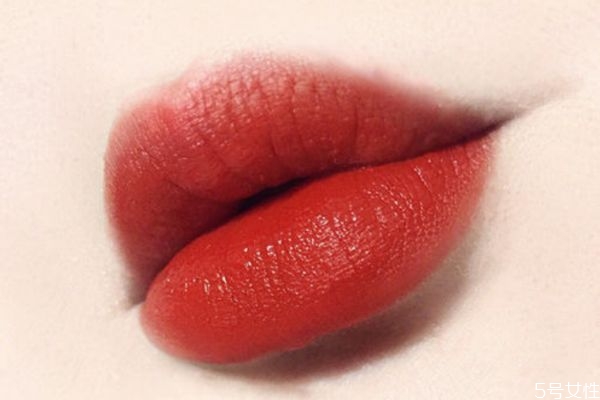 兰蔻粉底适合什么肤色(兰蔻持妆粉底适合什么肤色)