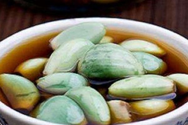 腊八蒜的醋能吃吗,腊八蒜里面的醋可以吃吗