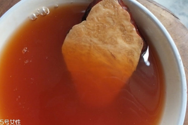 何首乌可以经常泡水喝吗,何首乌泡水喝的功效及禁忌