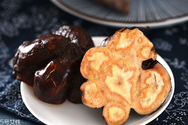 何首乌功效作用和主治,何首乌功效和作用及禁忌是什么