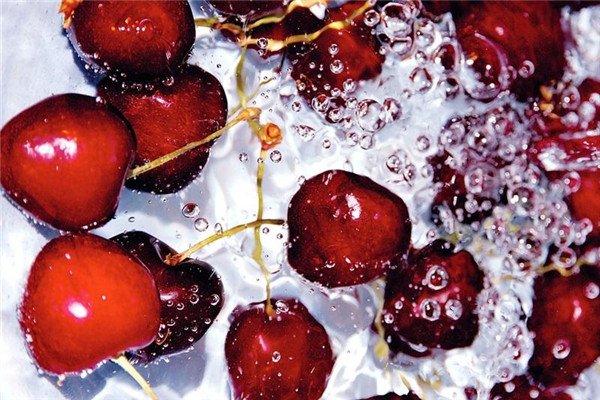 蔬菜沙拉都是生吃的吗,沙拉里面生菜什么的都不过水吗?