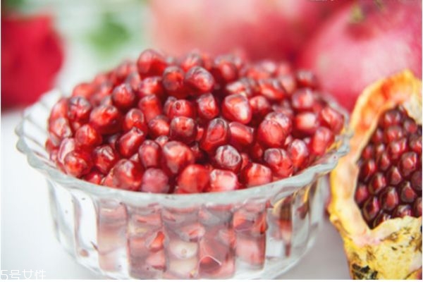 酸石榴的功效和作用,酸石榴的功效和作用 药用价值 酸石榴的功效和作用,酸石榴的功效和作用 药用价值