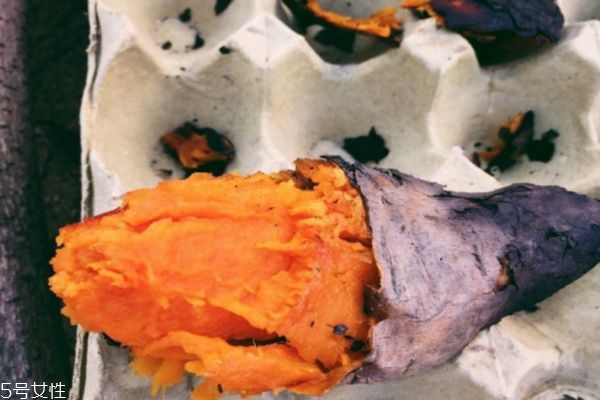 怎么挑烤红薯比较甜,烤红薯怎么看甜不甜