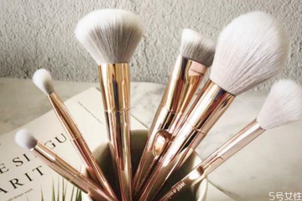 刷高光用怎样的刷子,高光用什么刷子怎么刷