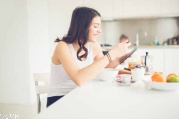 女人痛经喝红糖姜水有用吗,生姜红糖水能治痛经吗?