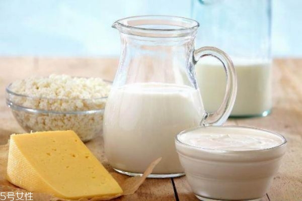 女人每天坚持喝牛奶的好处,每天坚持喝牛奶的好处有哪些呢?