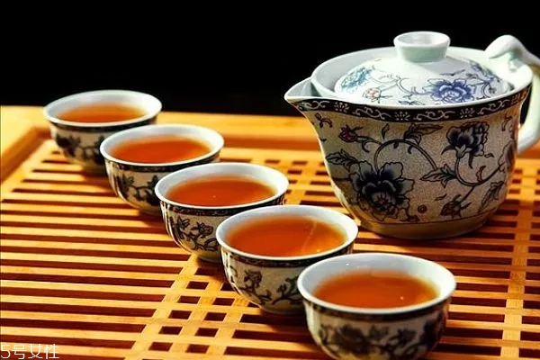 泡茶要用多少度的水温,泡茶多少度的水合适